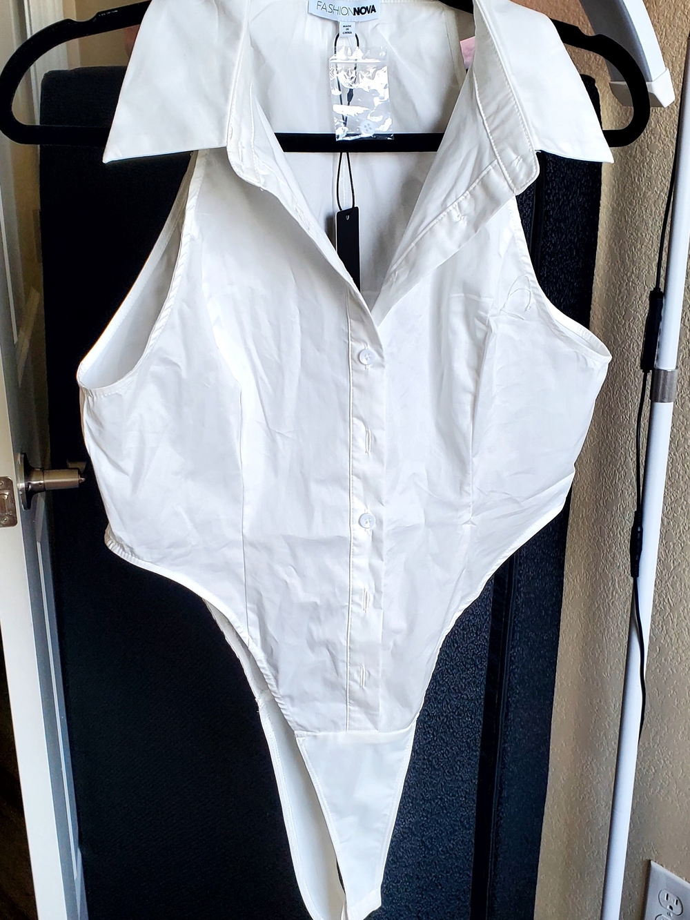 Fashion Nova White Collared Button-Front Women Bodysuit